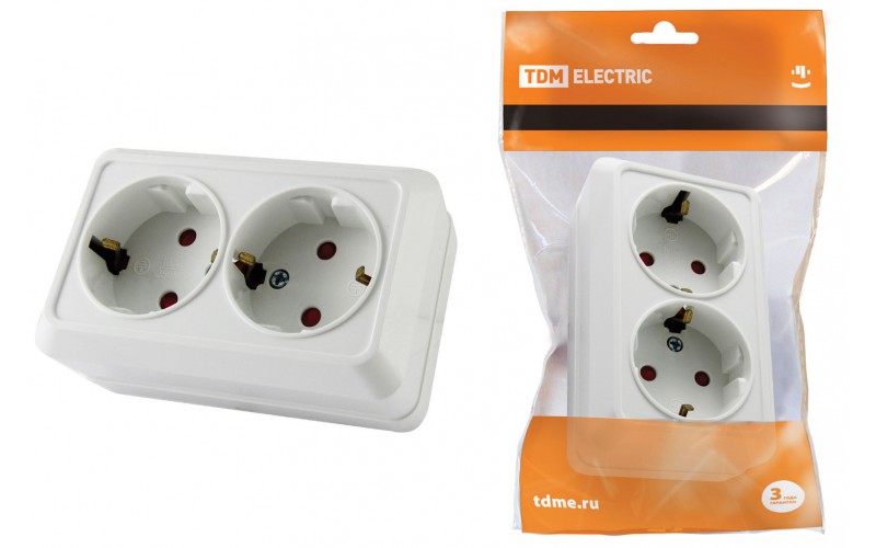 Розетка 3-м ОП горизонт. 2п+з IP20 16A белая "Ладога" TDM SQ1801-0126