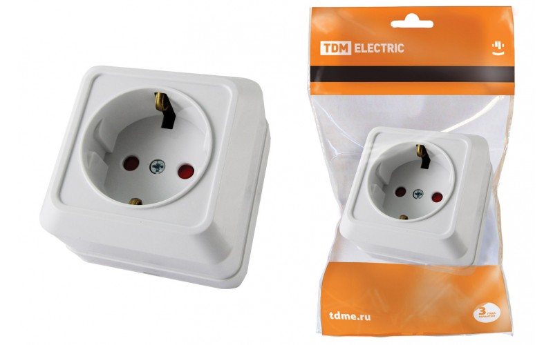 Розетка 1м 2П открытой установки IP20 16А,з/ш,белая "Ладога" TDM SQ1801-0060